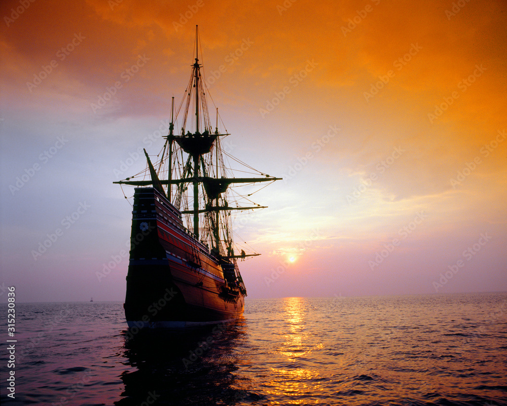 Obraz premium Mayflower II replica at sunset, Massachusetts