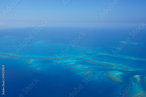 南太平洋の上空からの眺め © 明音 吉川
