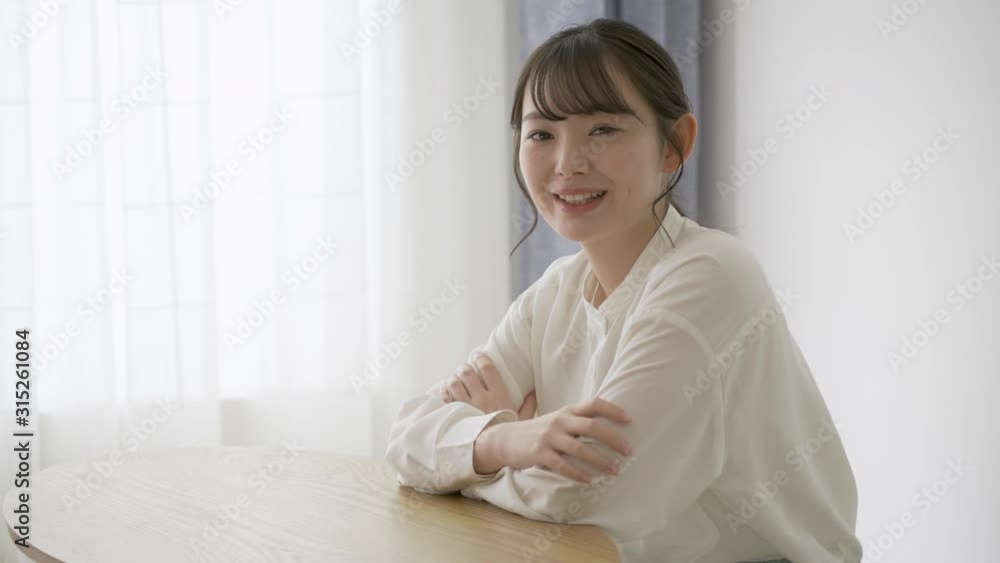 ビューティー 笑顔の女性 ビューティー 笑顔の女性
