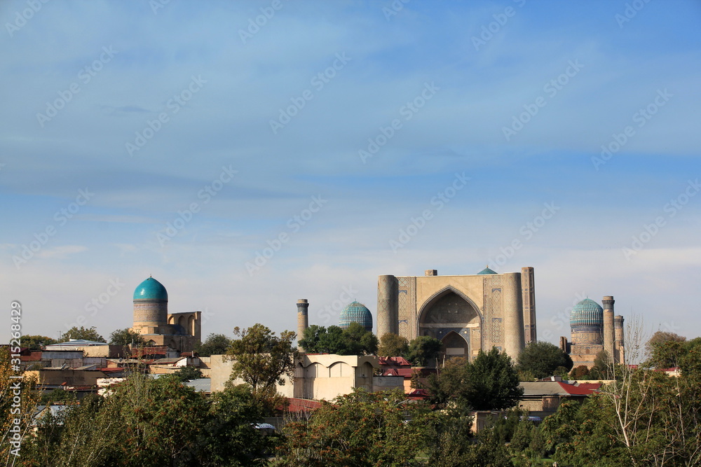 サマルカンドのヒビハニム・モスク遠景