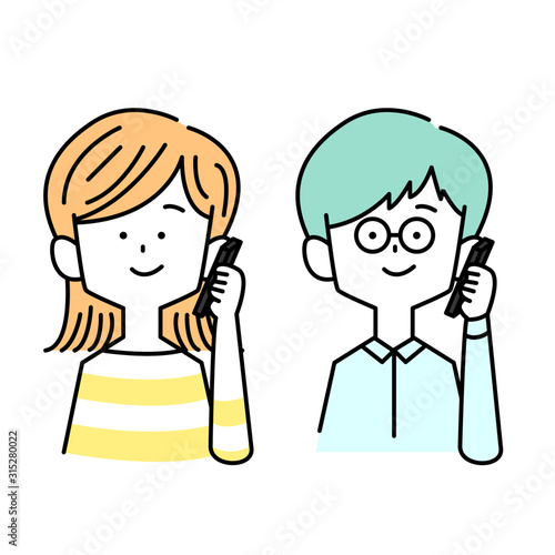 スマホで電話をかける男女