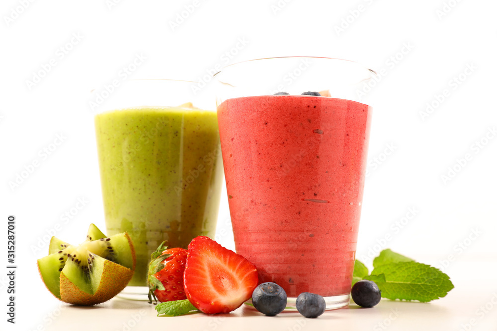 smoothie, berry juice and kiwi juice isolated on white background smoothie, berry juice and kiwi juice isolated on white background