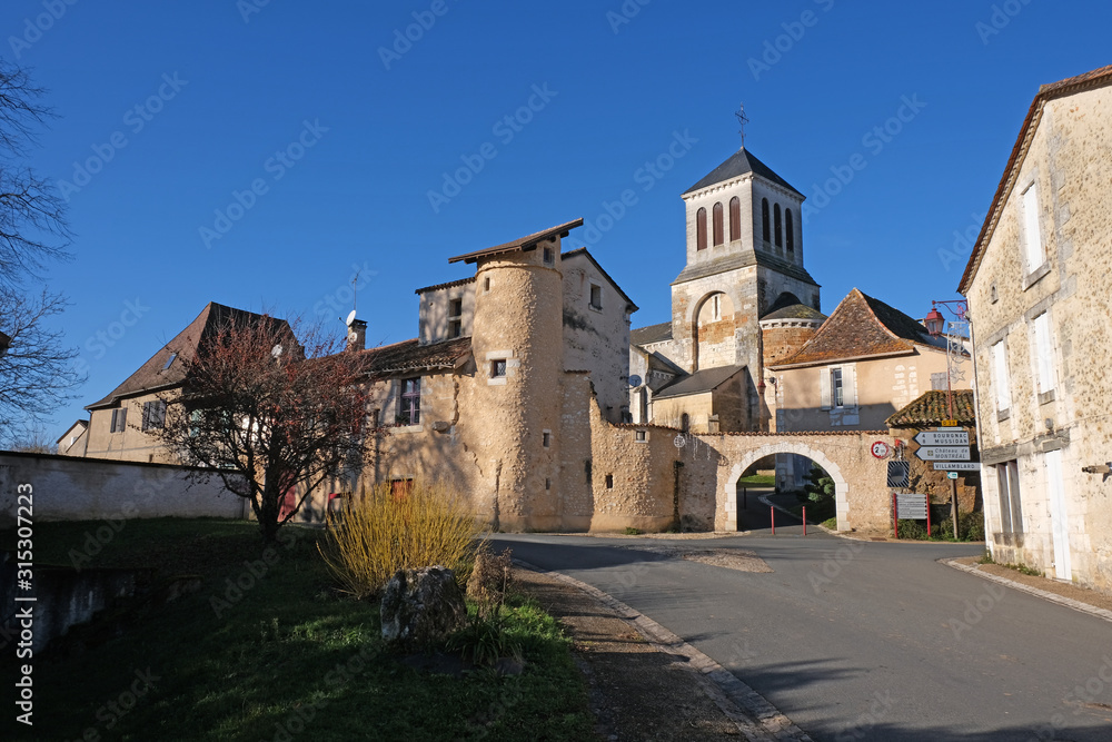 Village médiéval d'Issac Dordogne