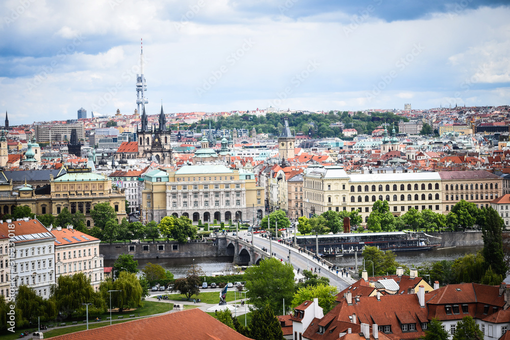 Obraz premium panoramiczny widok na Pragę