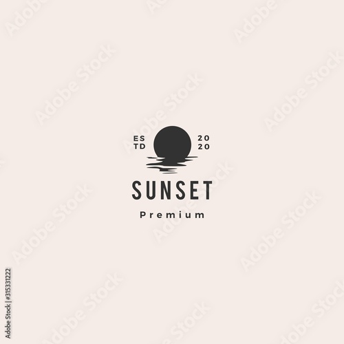 sunset logo vector icon sea gulf coast illustration hipster vintage retro