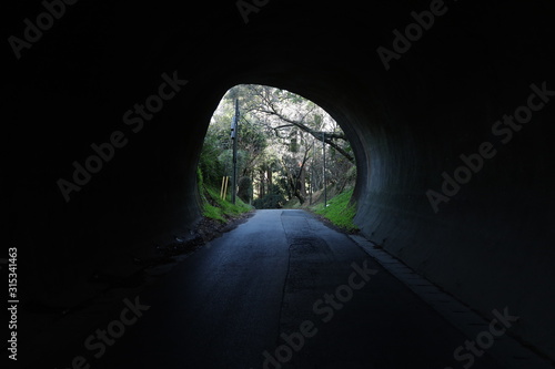手掘りトンネル