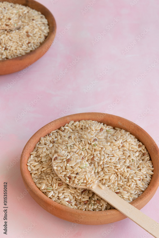 Biological brown rice, whole grain uncooked cereal ingredient Biological brown rice, whole grain uncooked cereal ingredient