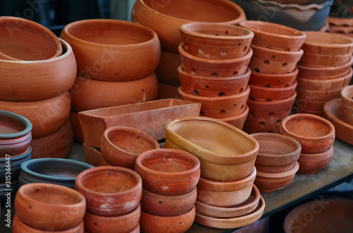 Lots of clay pot in the gardening shop © OMG Snap