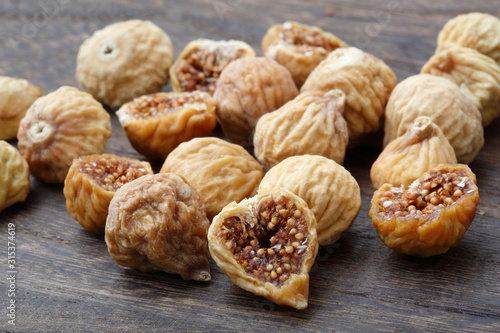  Image of dried soft figs from Iran
