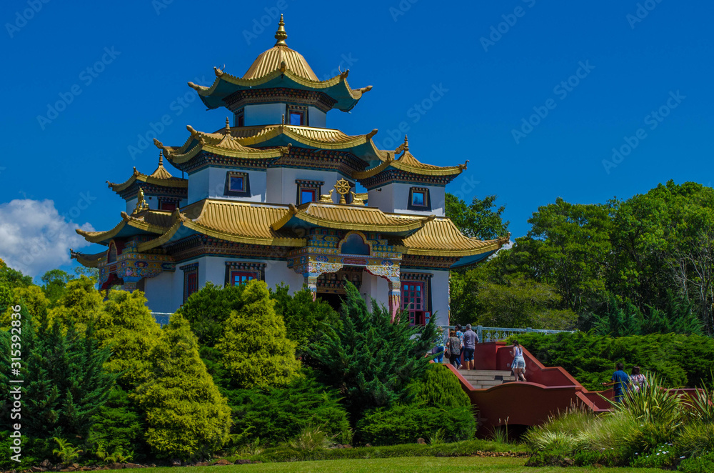 Obraz premium Templo Budista - Três Coroas