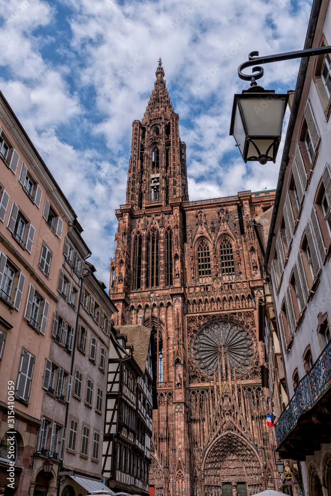 Obraz premium View of the Cathedral of Our Lady of Strasbourg. France