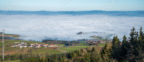 Fototapeta Naklejka Na Ścianę i Meble -  Panorama Hochkogel mit Nebel