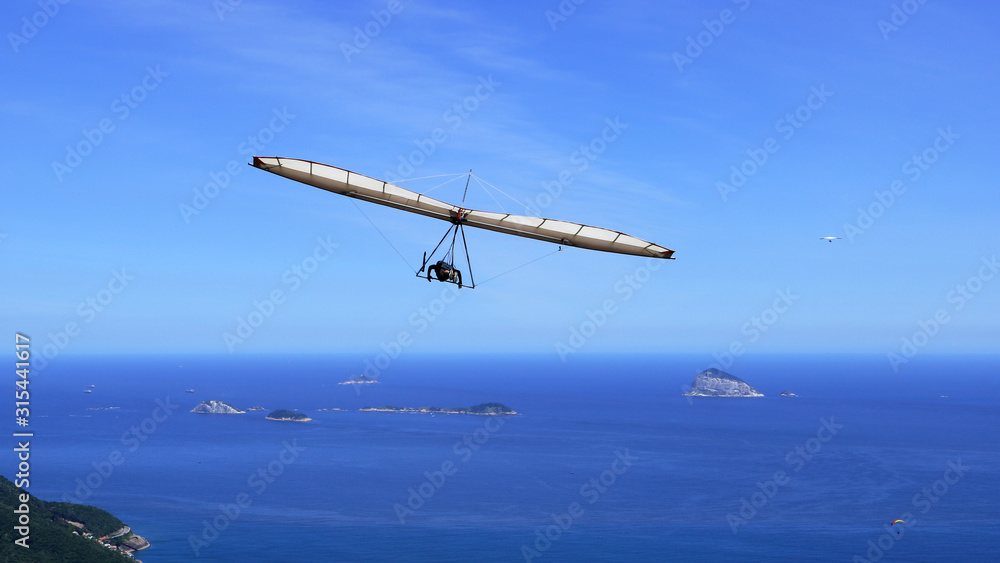 Naklejka premium Hang-glider in Rio de Janeiro