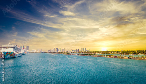 Sunset in Miami Port © Tomas