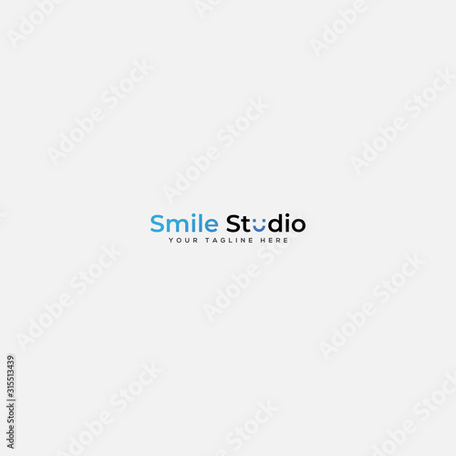 smile studio, logotype, lettering logo, smile simple logo