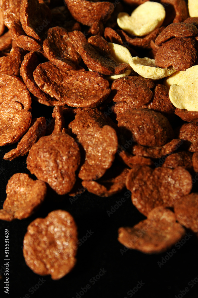 Obraz premium Cereal is a traditional breakfast food made from processed grains