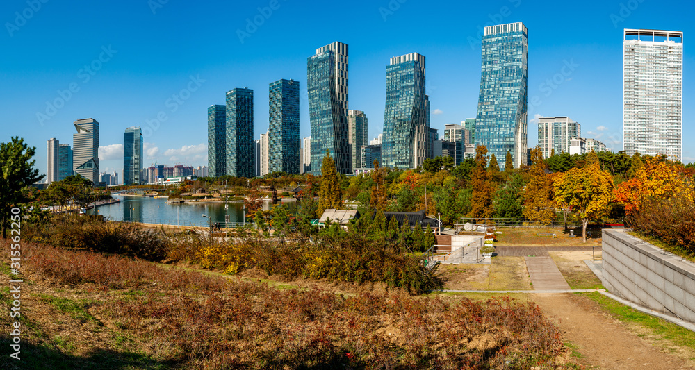 Fototapeta premium This is Songdo Central Park in Incheon, Korea.
