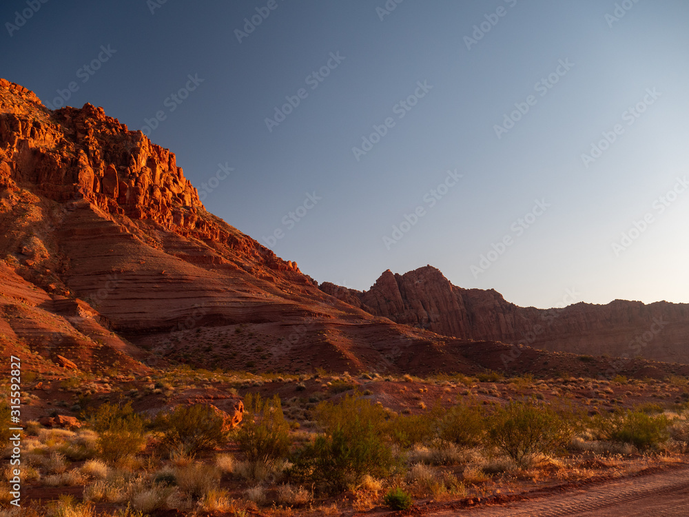 Naklejka premium Czerwona Góra