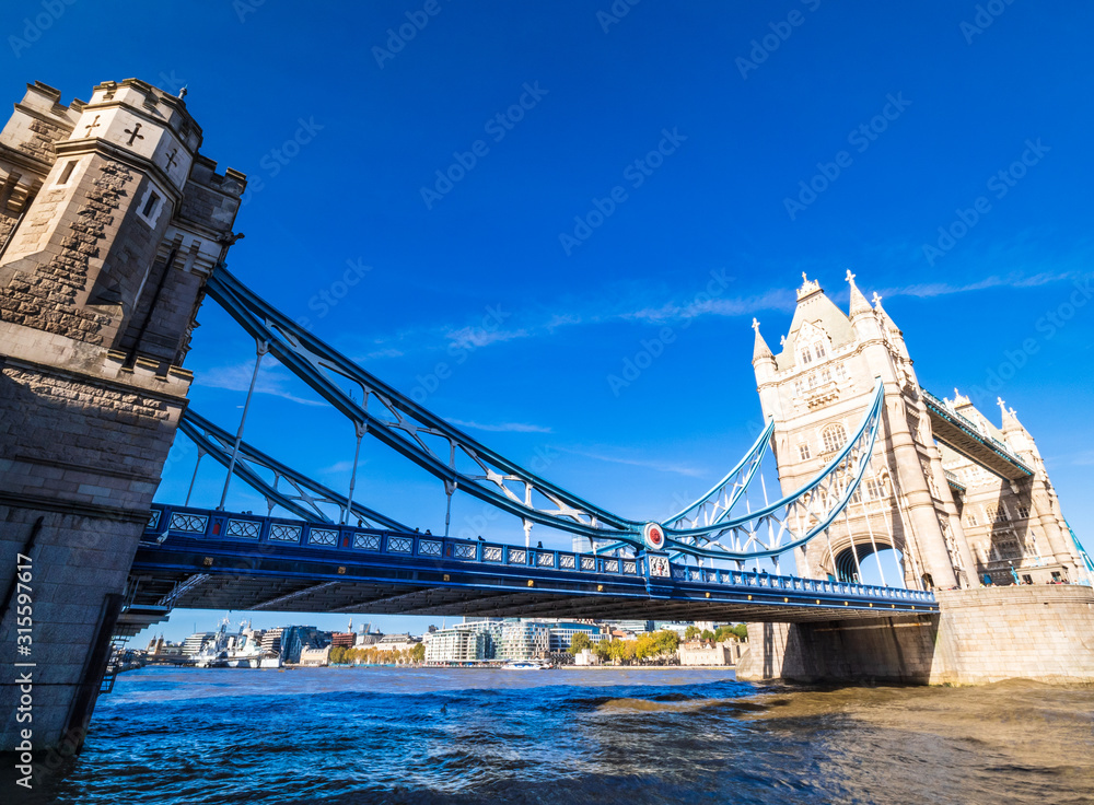 ロンドン　タワー・ブリッジ