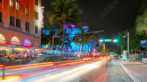 Tableau sur toile Nightlife in Miami Beach, hotels and restaurants at night in  Ocean Drive, Miami