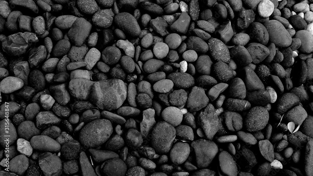 black pebble beach stone background - obrazy, fototapety, plakaty 