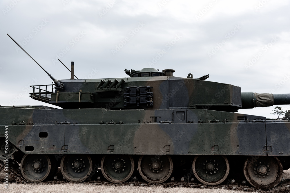 Obraz premium 陸上自衛隊の戦車