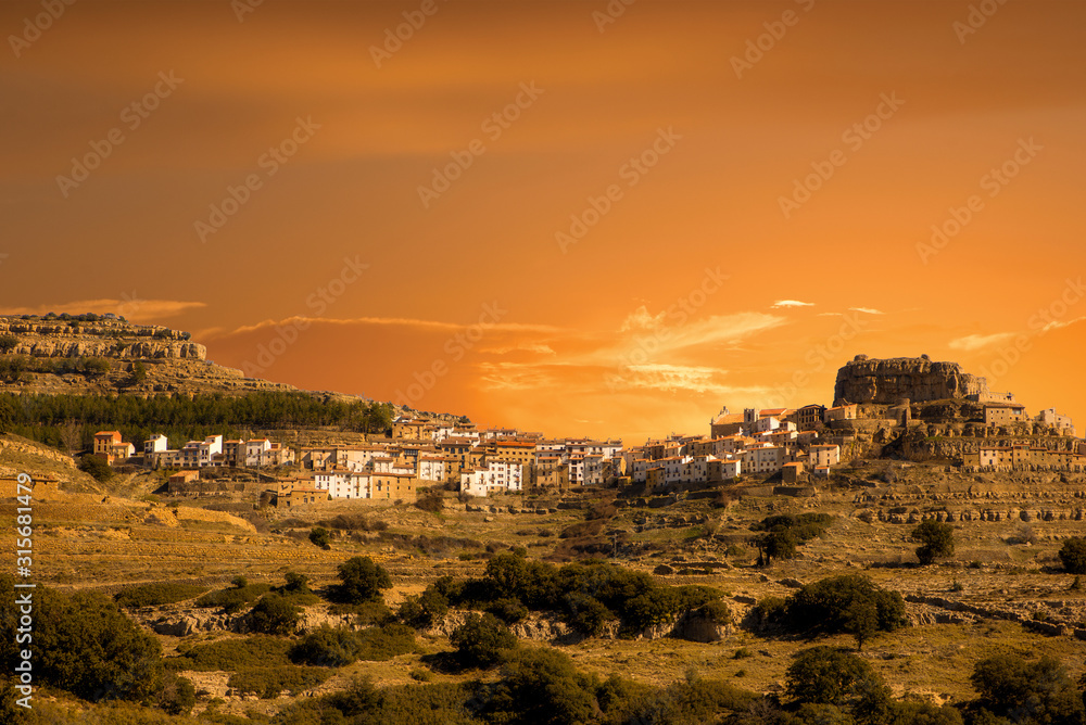 The town of Ares del Maestre at dawn