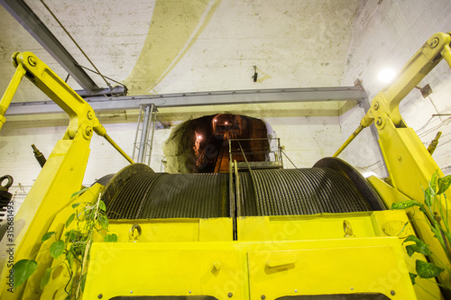 Underground gold mine shaft hauling engine winding machine