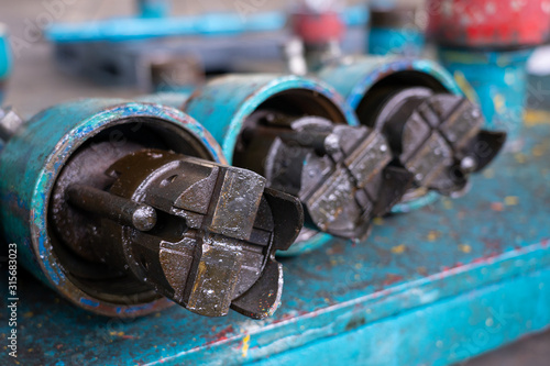 Wireline oil and gas tool equipment