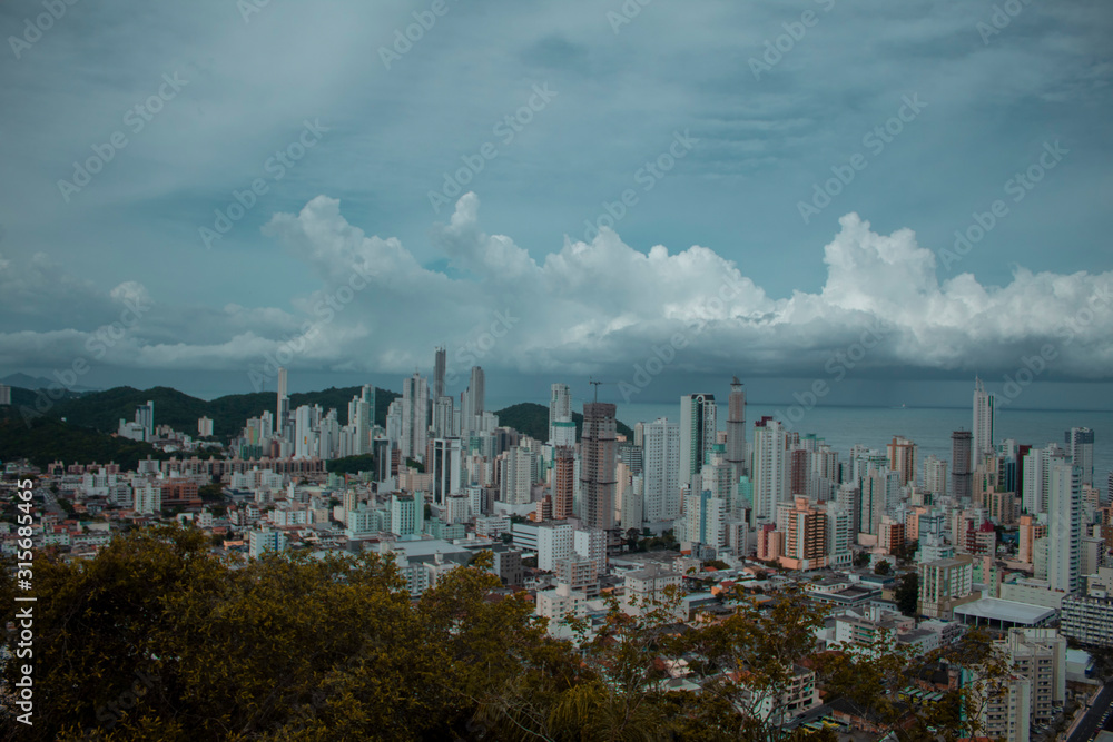 Fototapeta premium Balneário Camboriú Vista panorámica de día desde el Cristo Luz