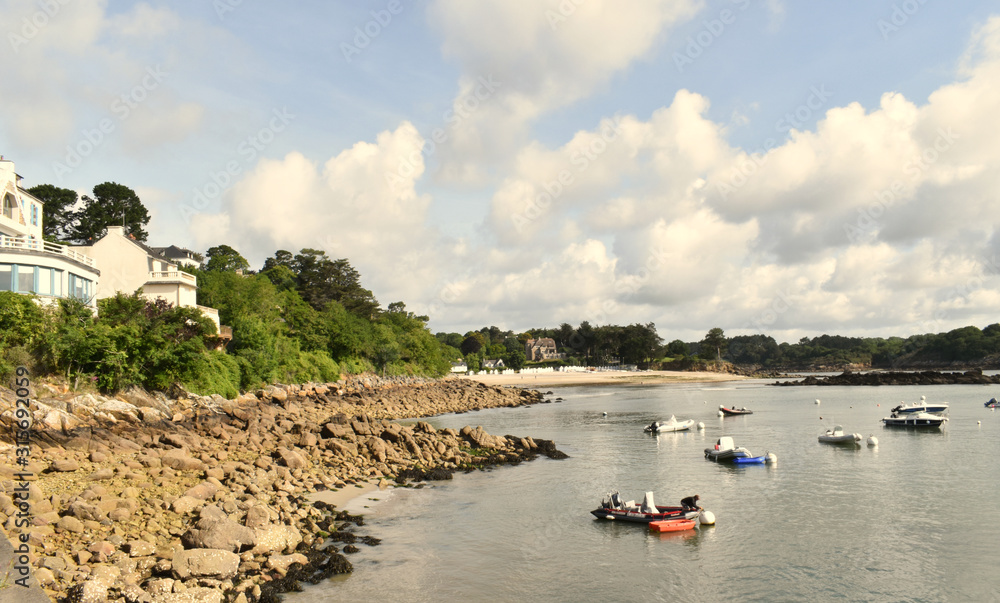 Le port de plaisance de Concarneau, dans le Finistère, en Bretagne