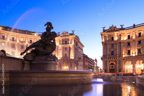 Fotografia Rome, Piazza della Repubblica, Naiad fountain