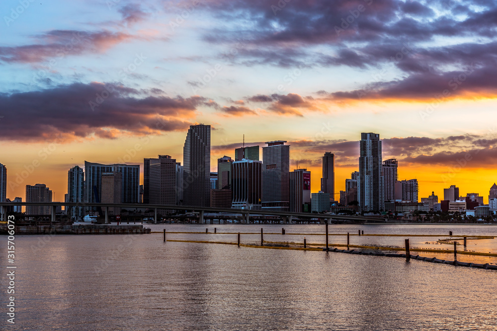 Fototapeta premium sunset Miami downtown