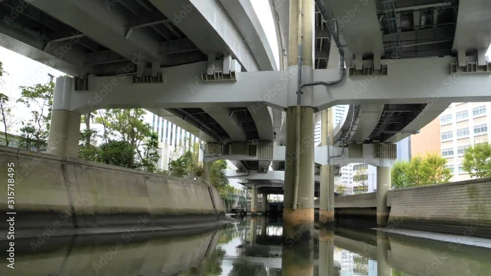 26315_The_big_white_bridge_on_the_city_of_Tokyo_Japan.mov 26315_The_big_white_bridge_on_the_city_of_Tokyo_Japan.mov