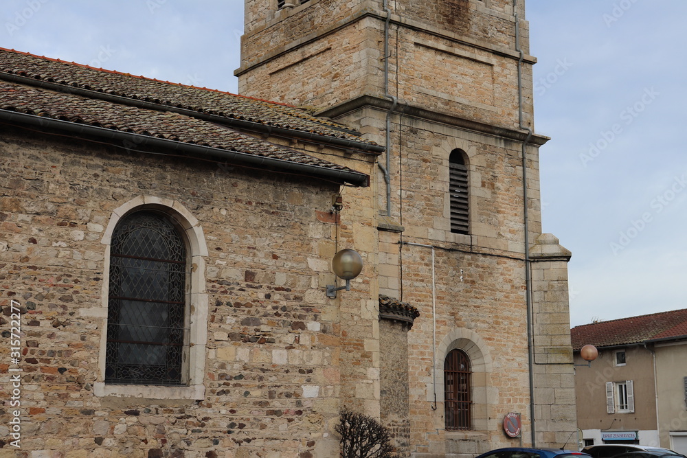 Eglise catholique Saint Didier dans le village de Saint Didier sur Chalaronne - Département de l'Ain - Région Rhône Alpes - France