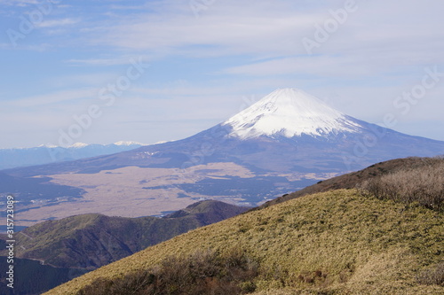 駒ヶ岳山頂から眺める日本で一番高い山の富士山