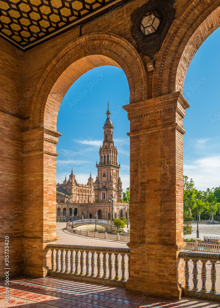 Fototapeta premium The beautiful Plaza de Espana in Seville on a sunny summer day. Andalusia, Spain.