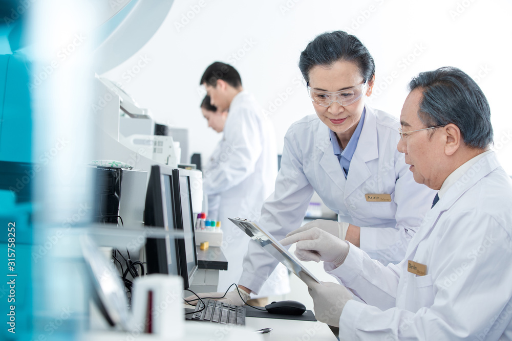 Medical experts to do research and analysis Medical experts to do research and analysis