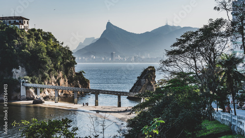 Recortes de parte da orla da zona sul de Niterói, Rio de Janeiro / Brasil