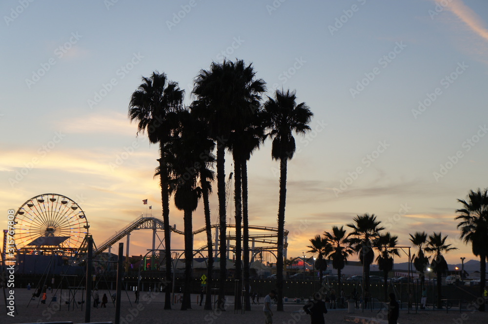 Obraz premium Santa Monica Sunset Illumination