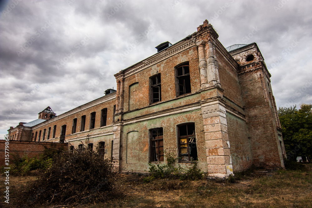 Abandoned building of Zlatopil gymnasium, Kropyvnytskyi, Ukraine