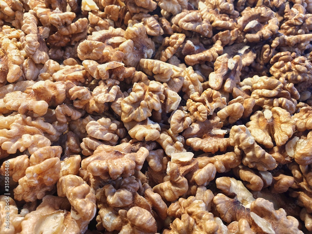 Walnuts sold in spice market at Iran.Walnuts Help Lower Cholesterol. Good grains eat healthy. Juglans regia Walnuts sold in spice market at Iran.Walnuts Help Lower Cholesterol. Good grains eat healthy. Juglans regia