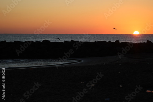 Amanecer en el mar