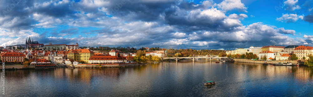 Panoramic view of Vlatva from the Charles bridge