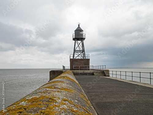 Leuchtfeuer an der Nordseeküste bei Wilhelmshaven, Deutschland