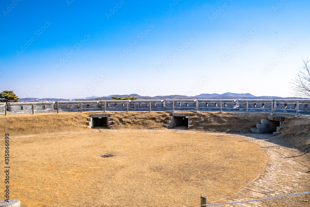 The Sondolmokdondae Observation Post built in the Joseon Dynasty. The Sondolmokdondae Observation Post built in the Joseon Dynasty.
