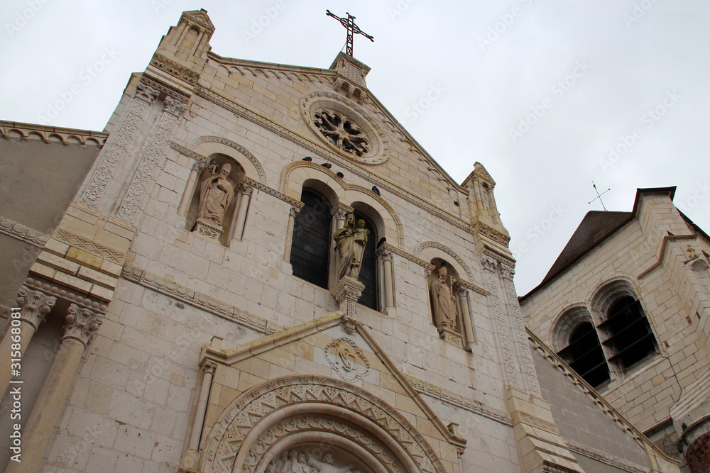 notre-dame church in sancerre (france)