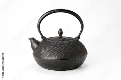 南部鉄器の鉄瓶と急須　日本の工芸品