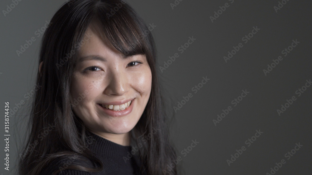 ビューティー 笑顔の女性 ビューティー 笑顔の女性