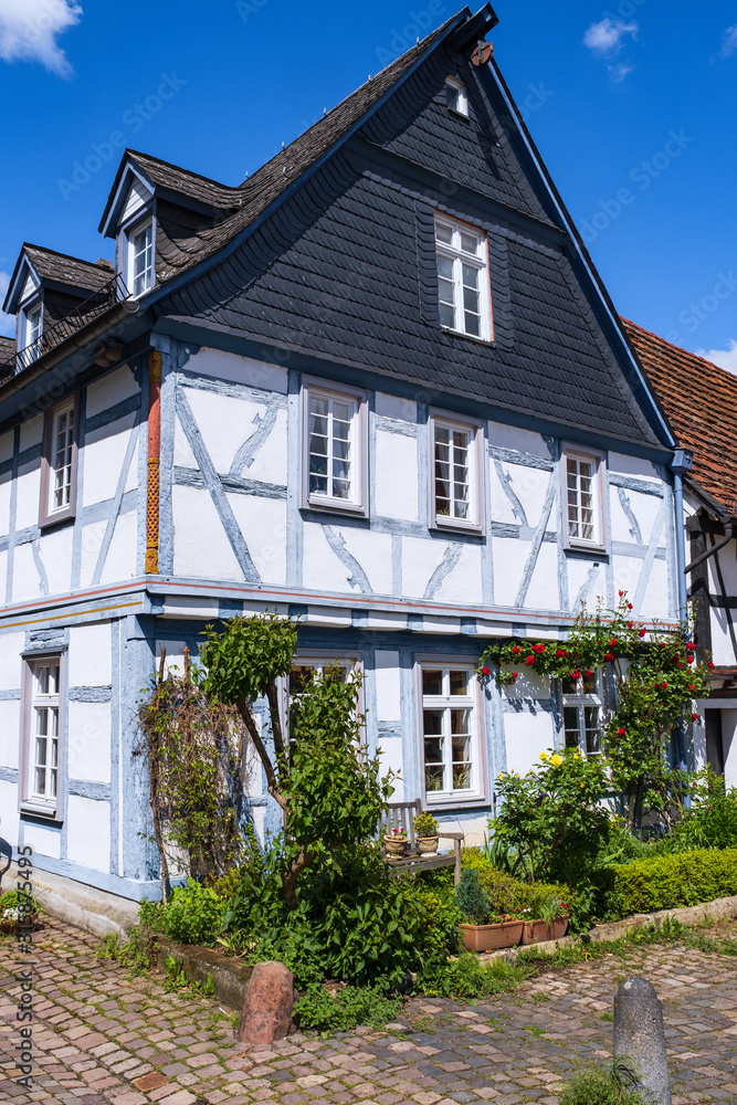 Blick auf ein altes Fachwerkhaus im Rheingau/Deutschland
